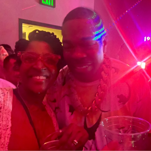 Meet your Posher, Tonya live - Picture 12 of 15